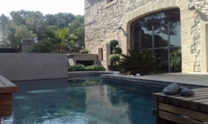Gallargues-le-Montueux Casa | 15mm from the beach, picturesque village, former cooperage with swimming pool!