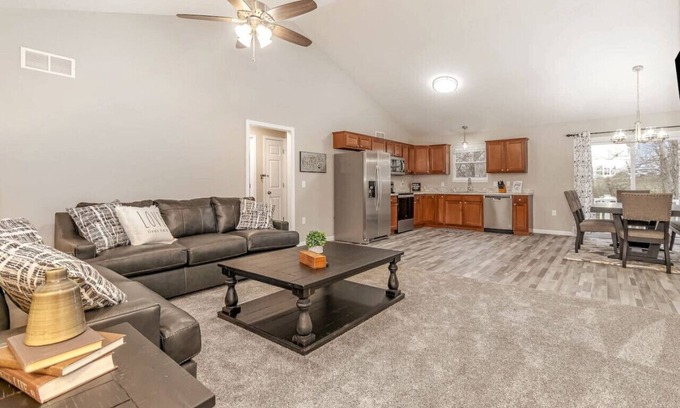 Hamilton Casa | 16 E Persimmons · Quietly nestled among the Nook