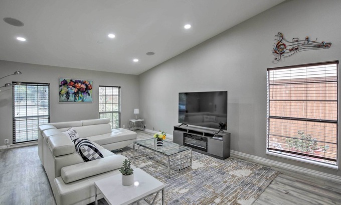 Garland Casa | 16 Mi to Lake Ray Hubbard: Garland Family Home