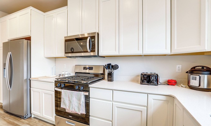 Norristown Casa | 16 Mi to the Franklin Institute: Home w/ Deck!