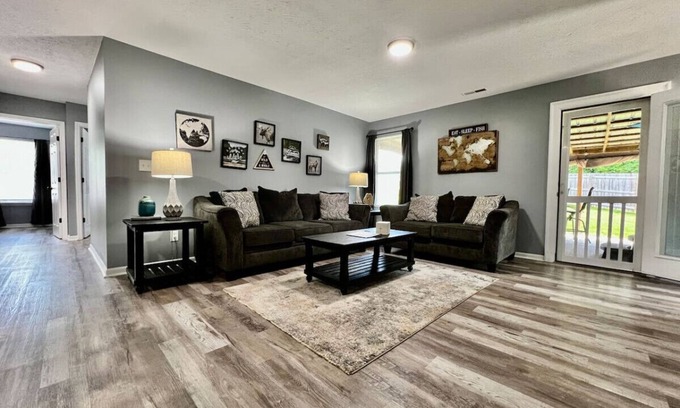 Monroe Casa | 160 Overbrook · 3 bedroom home w/ privately fenced yard + hot tub.
