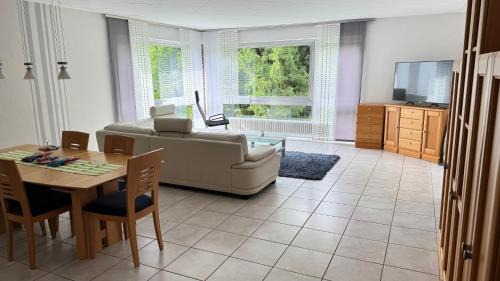 Riegelsberg Apartamento | 160 qm Apartment mit Garten und Stellplatz