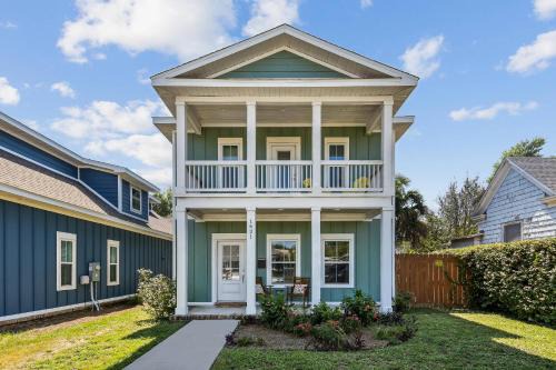 East Hill Casa | 1621 E Cervantes St