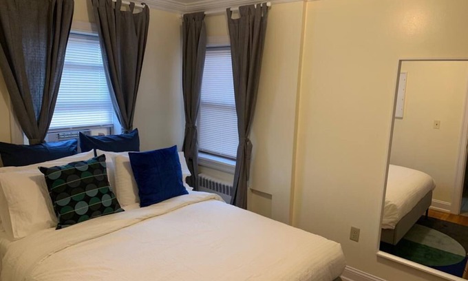 Industry Apartamento | 1631 3B · Asombroso 2bed Apt-20 min a NYC / Estacionamiento disponible