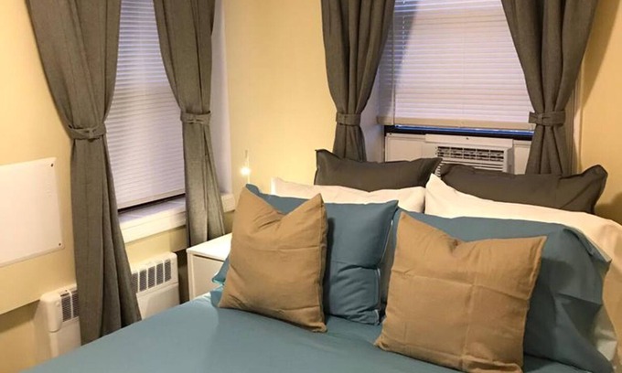 Industry Apartamento | 1631 4E · Impresionante 2bed Apt-20 min a NYC / Parking Disp.