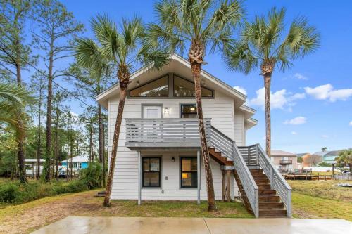 Gulf Breeze Casa | 1639 Stanford Rd