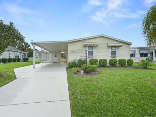 The Villages Casa | 1640 Z1 VILLAGE OF COUNTRY CLUB HILLS by REMAX Premier