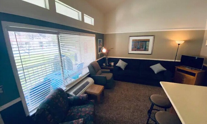 Quincy Condominio | #168 Condo near large pool & shuttle to Gorge Amp-book separately
