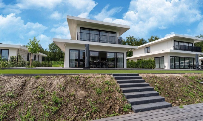 Zeewolde Casa | Amplia villa de 16p sobre el agua en Zeewolde