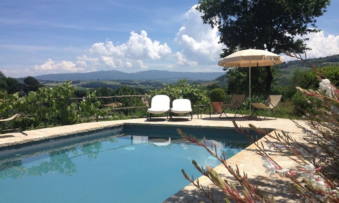 Todi Casa | 16th century Tower with spectacular pool in the heart of green Umbria
