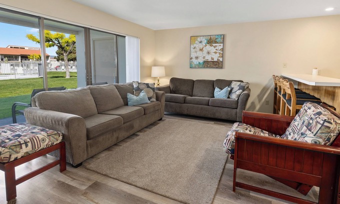 Quincy Condominio | #17-Condo near large pool & shuttle to Gorge Amp-book separately