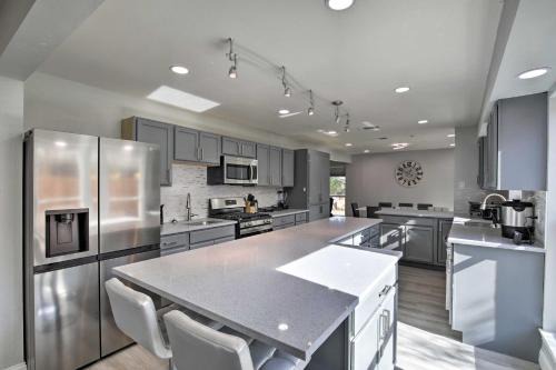 Richardson Casa | 17 Mi to Dallas Richardson Home with Hot Tub