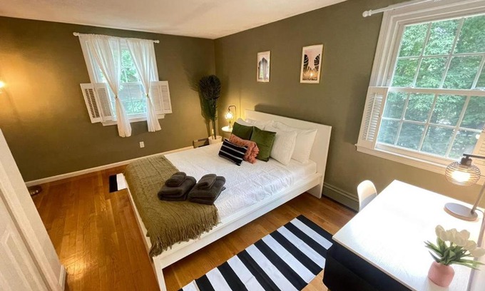 The Lanes Casa | #17 Peerless Design Room with Private Bathroom!