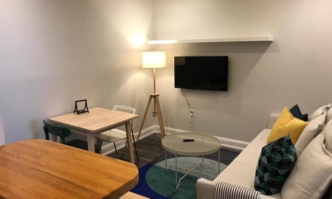 Industry Apartamento | 1703 4C · Fenomenal 1bed Apt / 20 min a NYC-Parking Avail.
