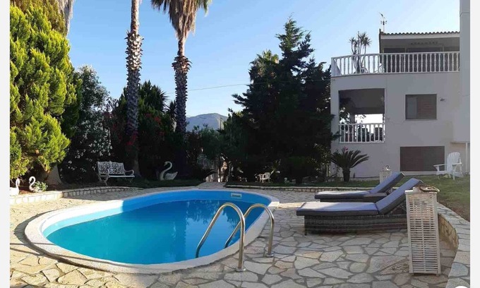 Raches Villa | * Casita 170sm * Wifi y PL y FP + 2 minutos en coche al mar *