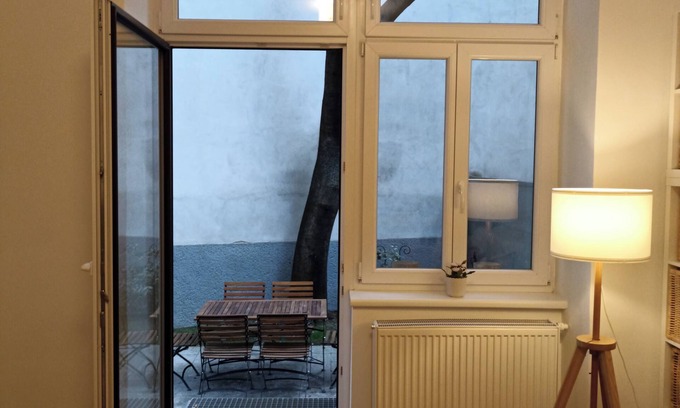 Simmering Apartamento | 170sqm With Private Garden, 9 Bedrooms, 2 Kitchens