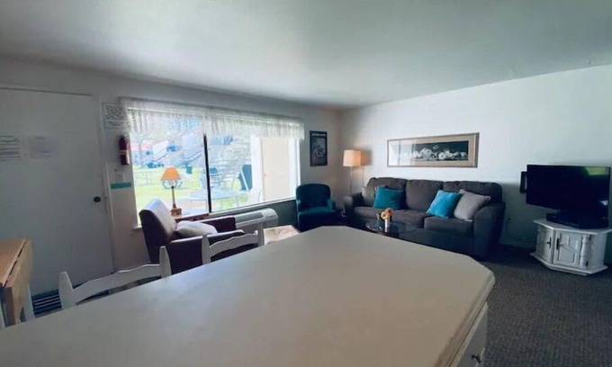 Quincy Condominio | #171 Condo near large pool & shuttle to Gorge Amp-book separately