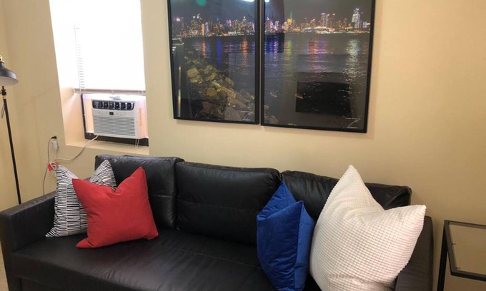 Industry Apartamento | Bastante conveniente 1b Apt / 20 min NYC Aparcamiento disponible