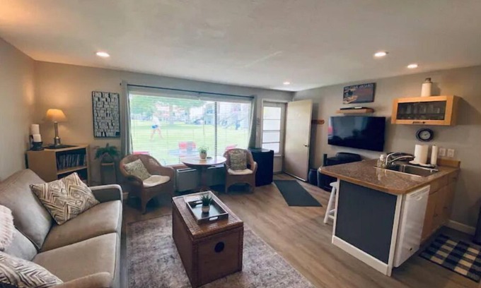 Quincy Condominio | #173 Condo near large pool & shuttle to Gorge Amp-book separately