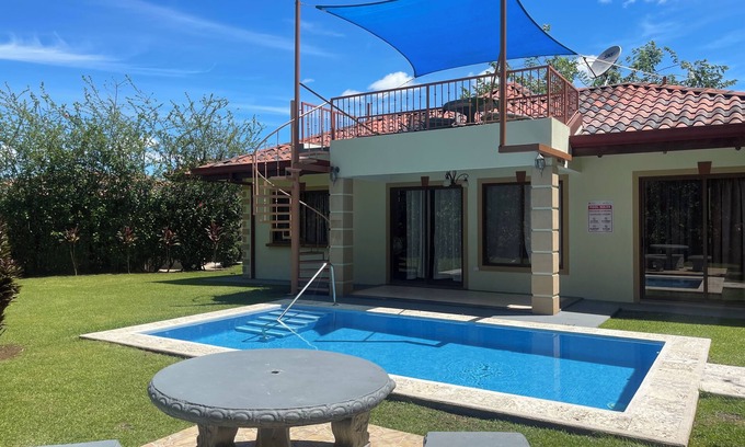 Ciudad Cortés Casa | 175 MBPS internet, private pool, golf, beaches and Ojochal