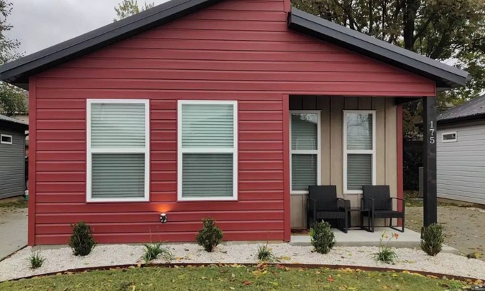 Centerton Casa | 175 Tiny Home near MTB Trails, Walmart HQ Sleeps 6
