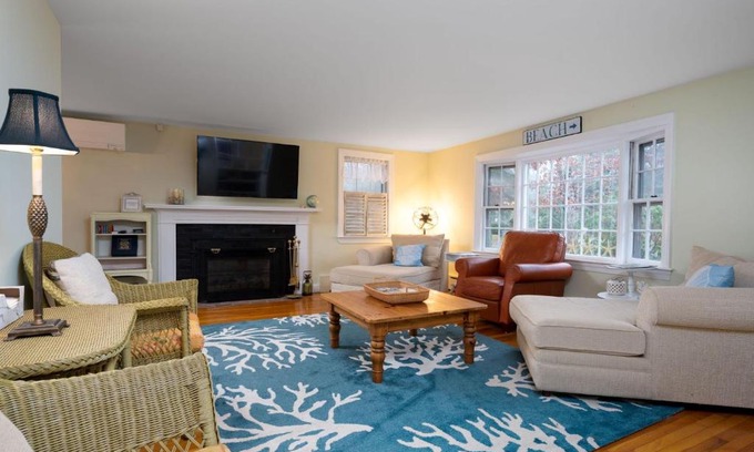 Centerville Casa | 177 Old Stage Road Centerville - - Family Tides
