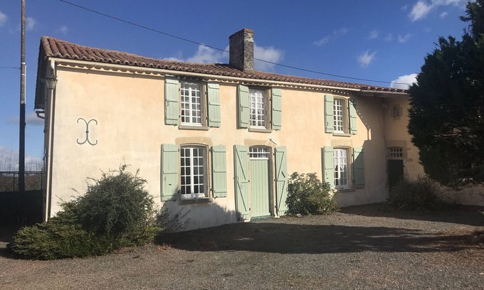 Saint-Maurice-des-Noues Casa | Casa rural del siglo XVII. Situado al lado del pueblo artesanal de vouvant.