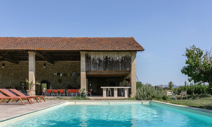 Saint-Etienne-du-Gres Otro | 17th century farmhouse between Avignon and Arles / 14 people