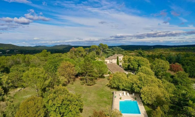 Pompignan Otro | 17th century farmhouse for rent