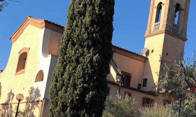 Calenzano Apartamento | 17th century monastery view Florence
