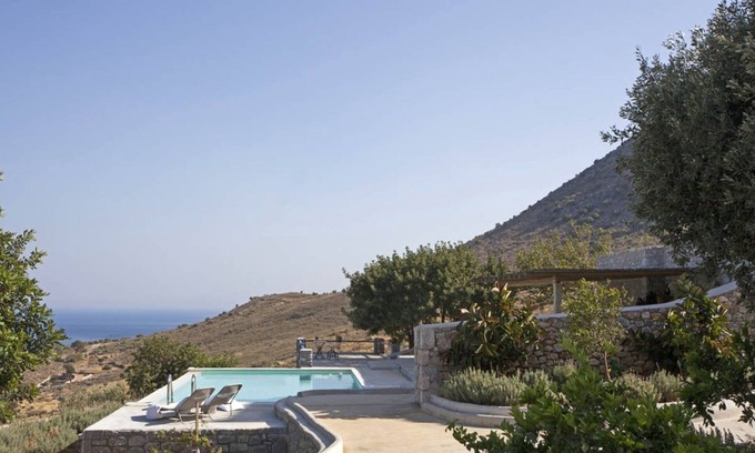 East Mani Villa | Villa de lujo reformada del siglo XVII con impresionantes vistas.