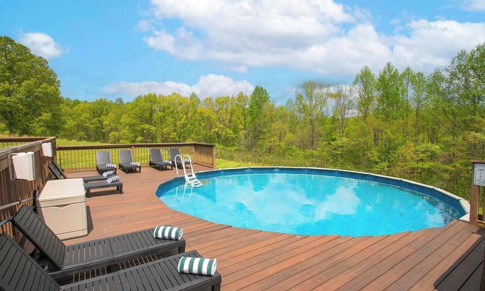 Fairview Cabina | Luxury Log House set on Secluded 18-Acre Site