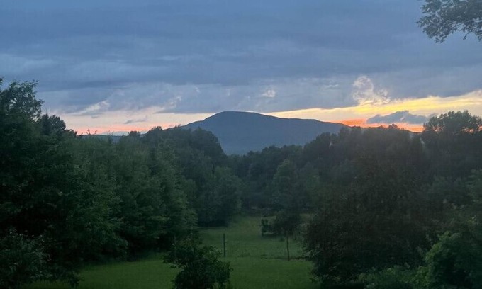 Wolcott Casa | 18 Acre Vermont Farm With Mountain View Near Stowe