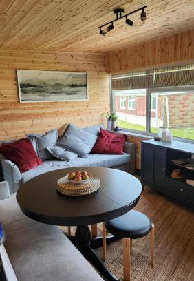Bucks Cross Apartamento | 18 Bucklands - Cosy 5-Star Chalet - Starlink Wi-Fi - Coastal Woodland