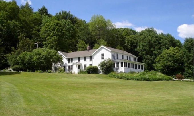 West Stockbridge Otro | 18 Century farmhouse with modern conveniences set on 47 magnificent acres