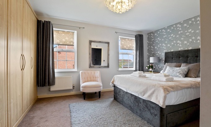 Acomb Casa | 18 Regent Mews · Bright & Spacious Family Home | Pass the Keys