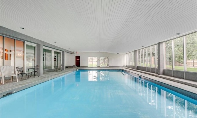Dalhousie Apartamento | 180 ° Vista a las montañas, Piscina, Sub Ático, Junto al Tránsito, Cerca del centro + Estacionamiento
