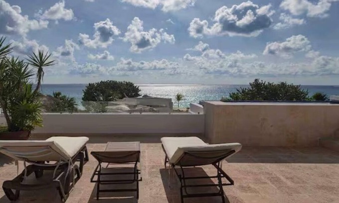 Gonzalo Guerrero Villa | 180° View: Lush Private Pool, Rooftop heaven.