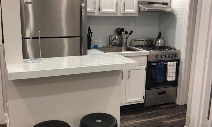 Industry Apartamento | 1817 4D · Fancy 1bed Apt / 20 Min a NYC-Parking Disp.