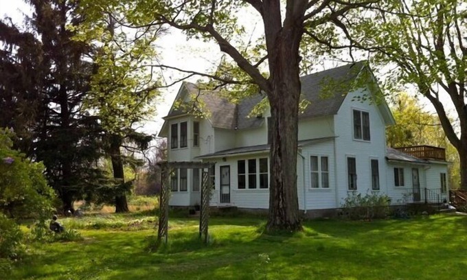 South Haven Casa | La Casa Blanca de 1860 en Glenn, ubicada entre South Haven y Saugatuck