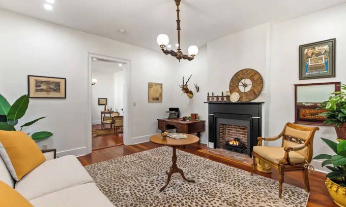 Natchez Cabaña | 1864 Little Brick | 1/1, Full Kitchen, Hot Tub, Pet Friendly w/ fee