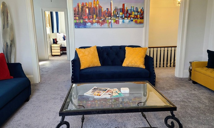Woodbridge Apartamento | 1876 Historical Manor. Luxury 2BR. Treat yourself.