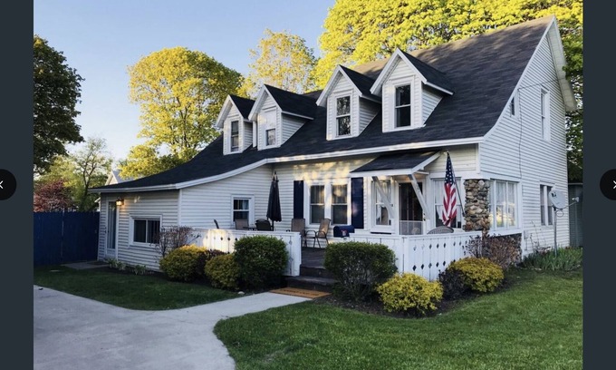 Charlevoix Casa | Historical 1882 Farmhouse / 5BR / Sleep 12 / Driveway / Pontoon Rental Available