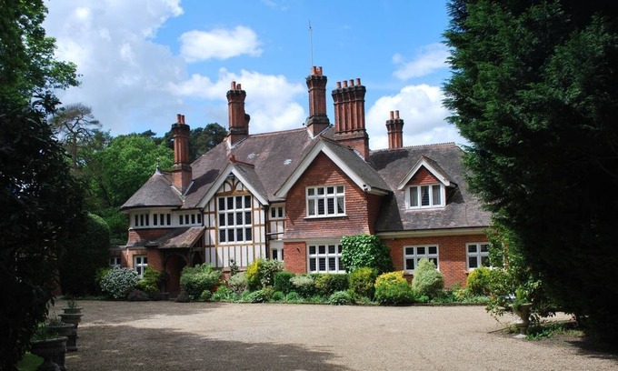 Ascot Casa | Mansión victoriana de 1886 rodeada de increíbles jardines con lago