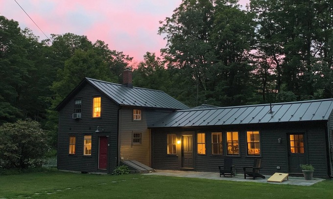 Monterey Otro | 18th century Berkshires farmhouse on 12 acres, impeccably updated.