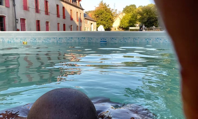 Garchizy Otro | 18th-century Château de Clairefontaine in Garchizy