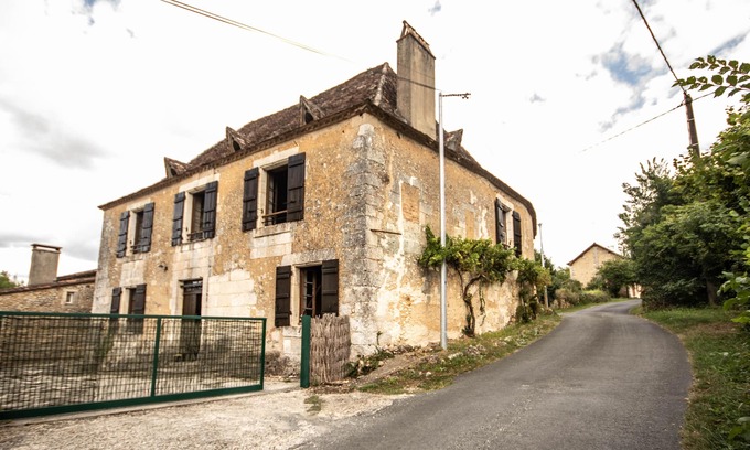 Beleymas Casa | Mansión del siglo XVIII, La Garnerie, restaurada con piscina.