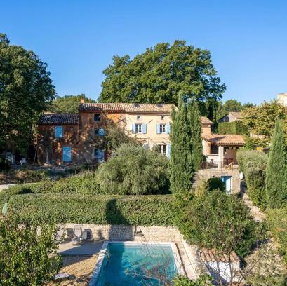 Goult Casa | 18th-century sheepfold surrounded by vineyards