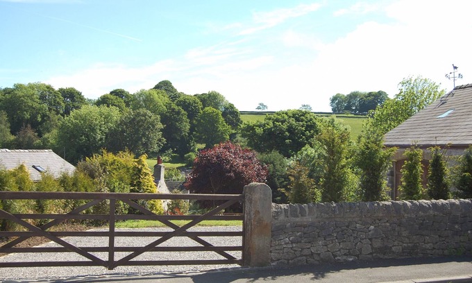 Tideswell Cabaña | 18th Century Stone Cottage, familia y mascotas en Tideswell
