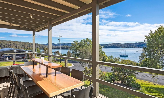 Narooma Casa | 19 Lakeview Drive Narooma